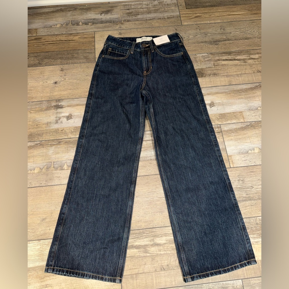 Hollister High Rise Baggy 25 Short NWT